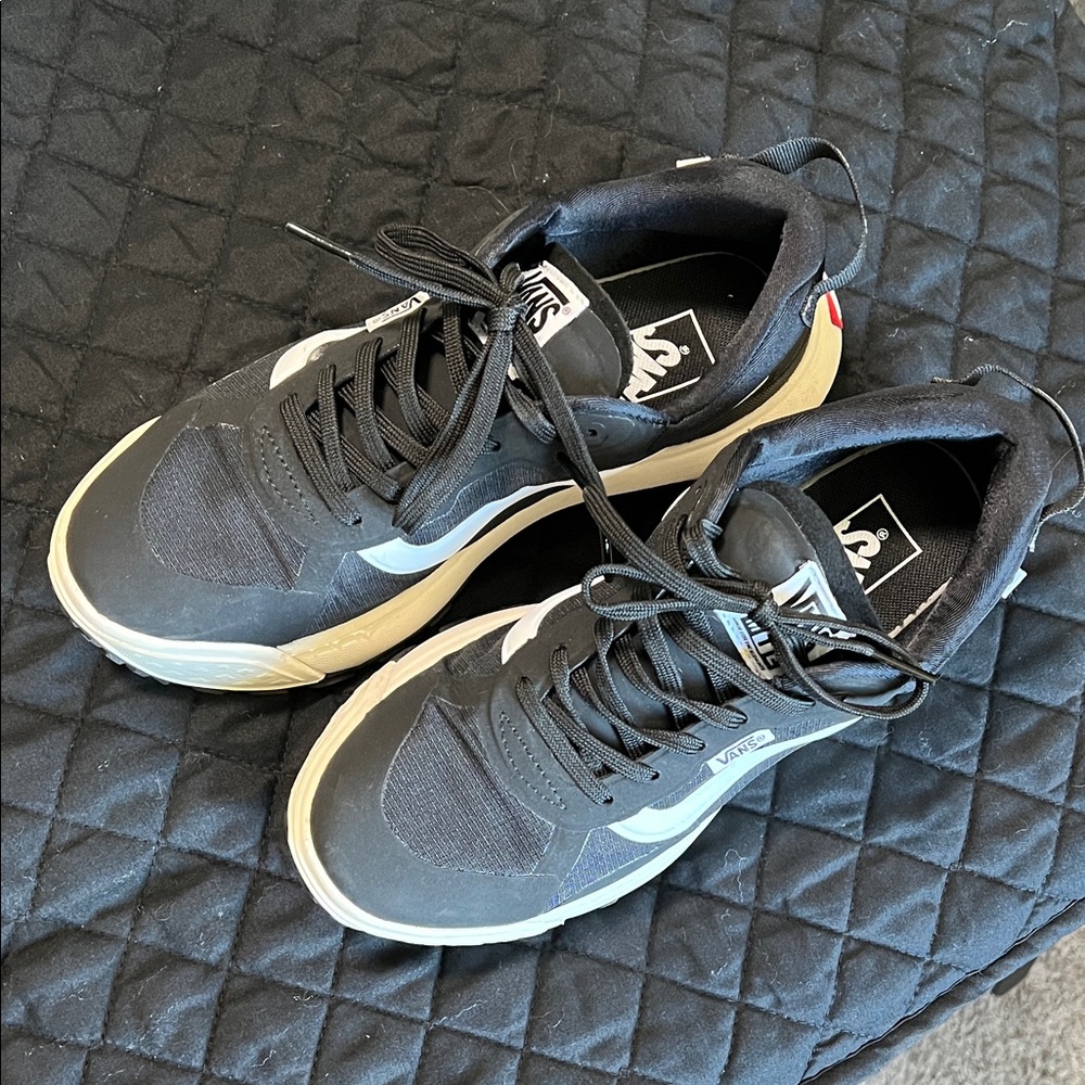 Vans MTE Crosspath Black and White Sneakers - Picture 3 of 6